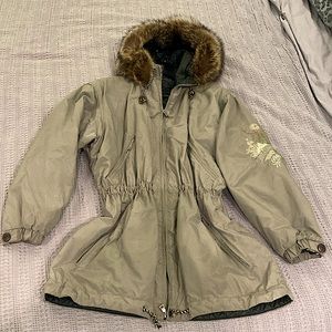 It’s a gorgeous Greenish/grey Bogner ski jacket with real Fox hoodie .